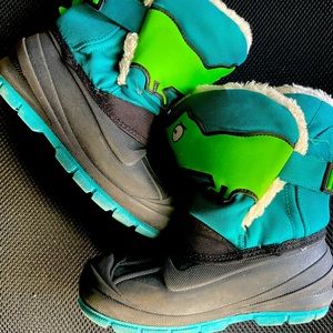 Cat & Jack Dinosaur Winter Snow Boots, kids size 11